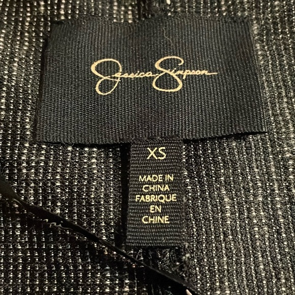 Jessica Simpson black and white mingled vest w/ fringe trim. Size XS - Picture 5 of 10